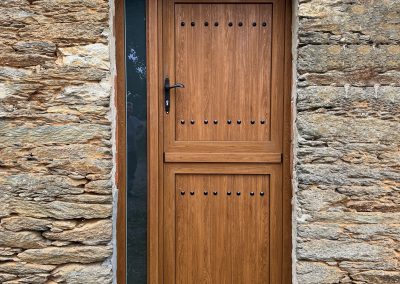 Puerta postigo Kommerling 76 roble natural